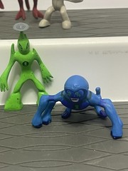 CARTOON NETWORK TV SHOW BEN 10 MINI ALIEN FORCE FIGURINE SET OF 9 FIGURES LOT