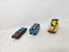 Thomas & Friends Trackmaster Yellow Rheneas Hit Toy Train Tank Engine VGUC