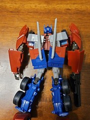 Transformers Prime First Edition Voyager Optimus Prime 2012 Figure