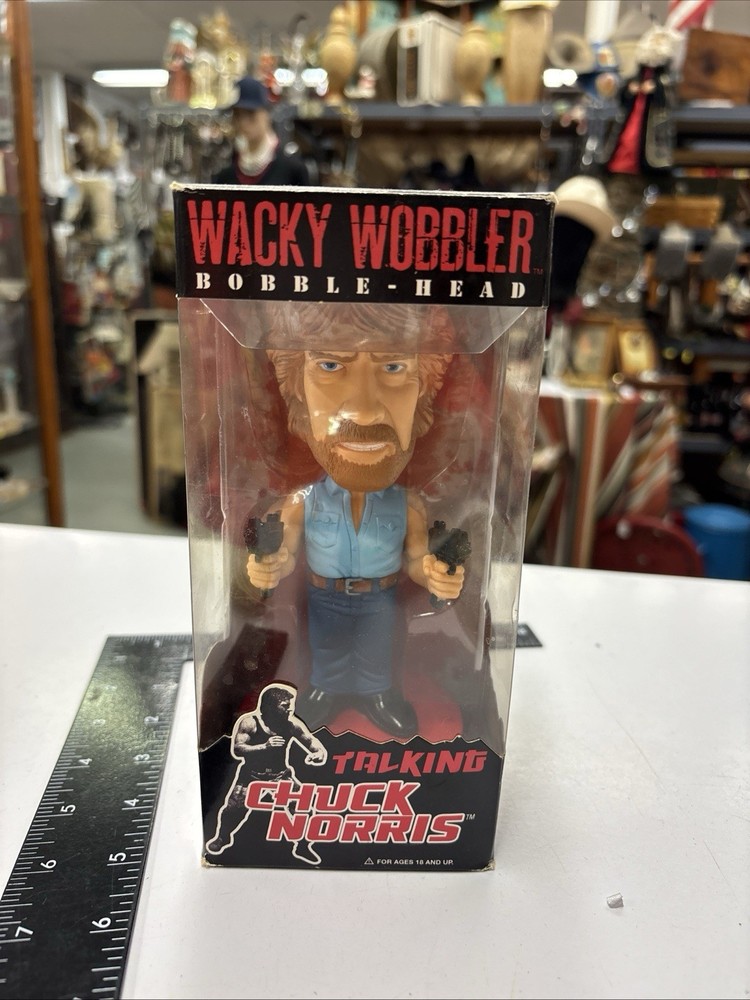 CHUCK NORRIS FUNKO TALKING WACKY WOBBLER BOBBLE HEAD IN BOX 18 G2U