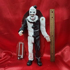 Terrifier Art the Clown Giant 12″ Figure – Trick or Treat Studios- Broken Arm