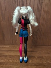 DC Comics Super Hero Girls HARLEY QUINN 12″ Doll Mattel