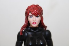MARVEL LEGENDS 2026 AVENGERS CROSSING BLACK WIDOW FIGURE EXTRA WEAPONS GAUNTLETS