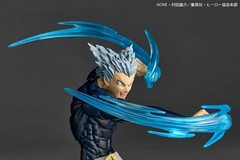 Kaiyodo Revoltech Amazing Yamaguchi Garou One Punch Man Action Figure with Bonus