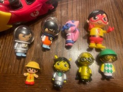 Ryan’s World Red Motorcycle With Rider & 8 Figures Space Gold cat