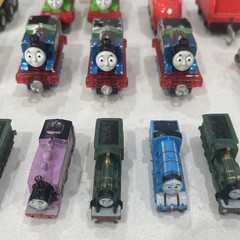 Misc Mixed Lot 19 Wooden/Die Cast/Plastic Train Cars. Thomas The Train/Unknown