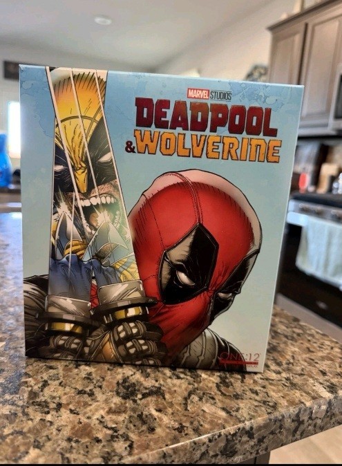 MEZCO ONE:12 DEADPOOL & WOLVERINE DEADPOOL