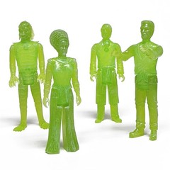 Universal Monsters Haunted Crypt (Glow In The Dark Edition) ReAction Figure Set