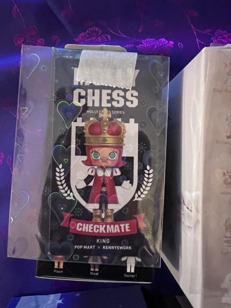 AUTHENTIC POP MART KENNYSWORK Molly Chess King Red Mini Figure Brand New