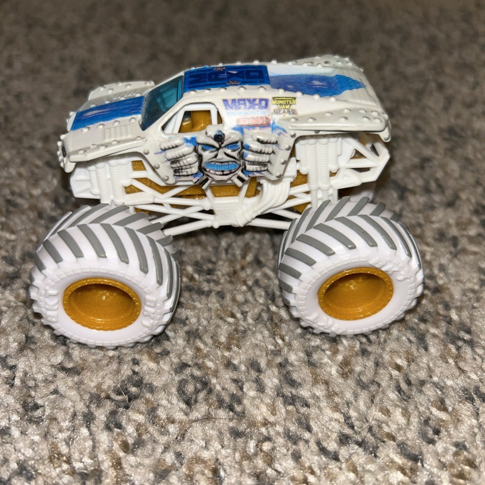 Spin Master Monster Jam Truck Gears And Galaxies Max-D Maximum Destruction 1:64