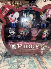 Roblox Piggy Minifigure Mega Case Series 2