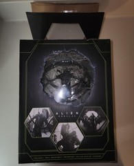 Suspended Lab Xenomorph XX121 (Deluxe Action Figure) – Alien: Romulus | NECA