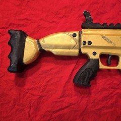 Life-size Fortnite Legendary GOLD SCAR EVA Cosplay Prop Replica Assault Rifle