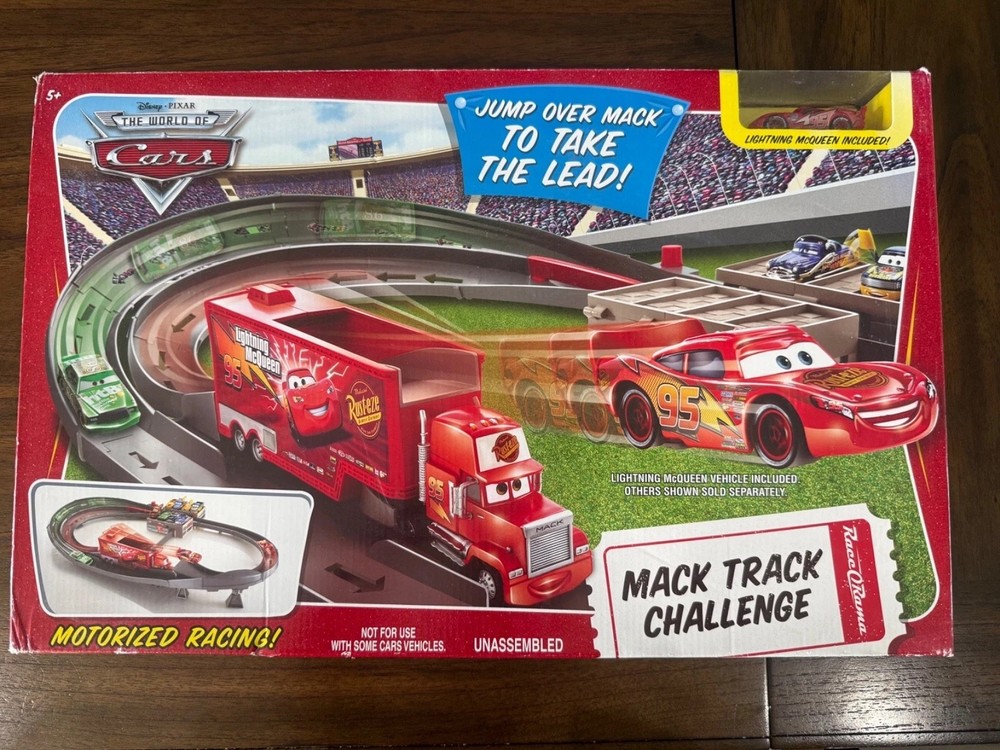 🔥 RARE NEW IN BOX Disney Pixar Cars “Mack Track Challenge” Motorized Playset 🔥