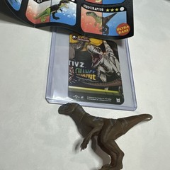 Jurassic World Captivz Color Change Atrociraptor Figure + card ULTRA RARE