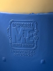 Universal Studios Despicable Me Minion Mayhem Souvenir 32oz Water Bottle Thermos