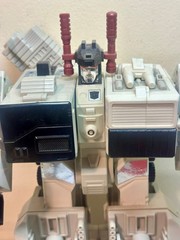 Vintage 1986 Hasbro Transformers G1 Metroplex Base Action Figure Near Complete