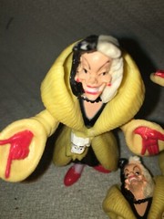 Lot of 8 pieces 101 Dalmatians Figures: 3- Cruella de Vil 5- Pups LOT # 15