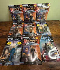 Star Trek Playmates Voyager Lot x9 Janeway Kim Tuvok Torres Hazon Figures MOC