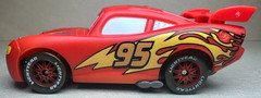 Disney Pixar Cars 2 Color Changers WGP Lightning McQueen Turns Yellow FC 1:55