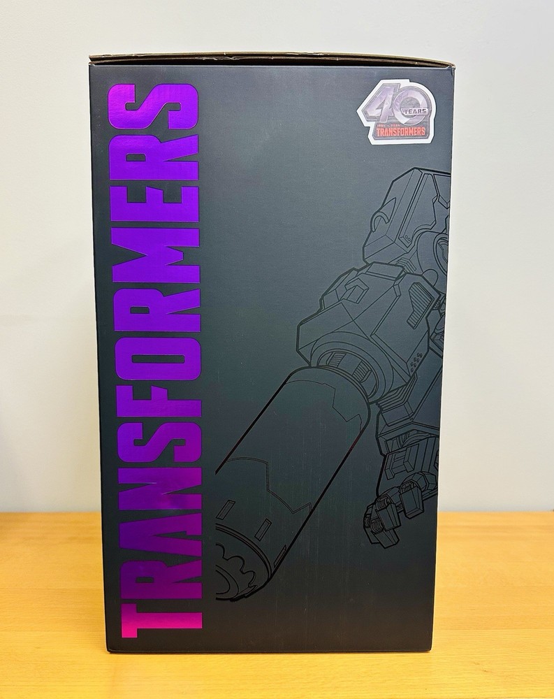 Brand New Sealed Robosen Megatron G1 Flagship Transformer Robot Limited Edition