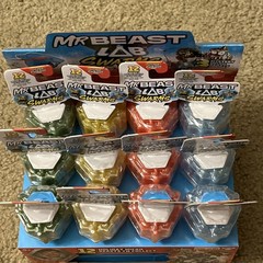 MR BEAST LAB SWARMS HOLIDAY FULL BOX OF 12 TEST TUBES MICRO BEASTS NEW RARE SET!