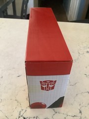 Transformers TARGET OPTIMUS PRIME & AUTOBOT BULLSEYE 40th Anniversary