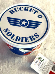 Pixar Toy Story BNWT Bucket 75 Army Men Package Sealed Parachute Man Lego Medic