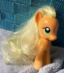 My Little Pony APPLEJACK 3in Brushable Rare Apple Jack With Bangs