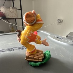 Nintendo Donkey Kong Plastic Figure w/ Barrel & Crate Base