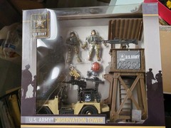 Factory Sealed Army Observation Tower Military Playset with Jeep action Figures