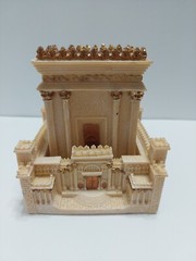 VINTAGE MODEL SCALE BONE RESIN CASTLE MAUSOLEUM 4.5″ X 4″ X 4″ BEIGE AND GOLD