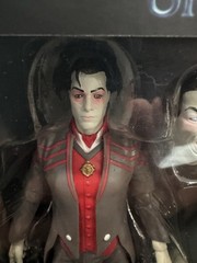 Epic Universe – Dark Universe Dracula’s Bride and Dracula Action Figure NEW