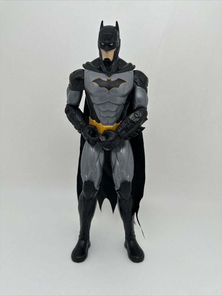 Batman 11 In DC Comics Action Figure w/Cape Spin Master 67800 S20 EUC 2020…106