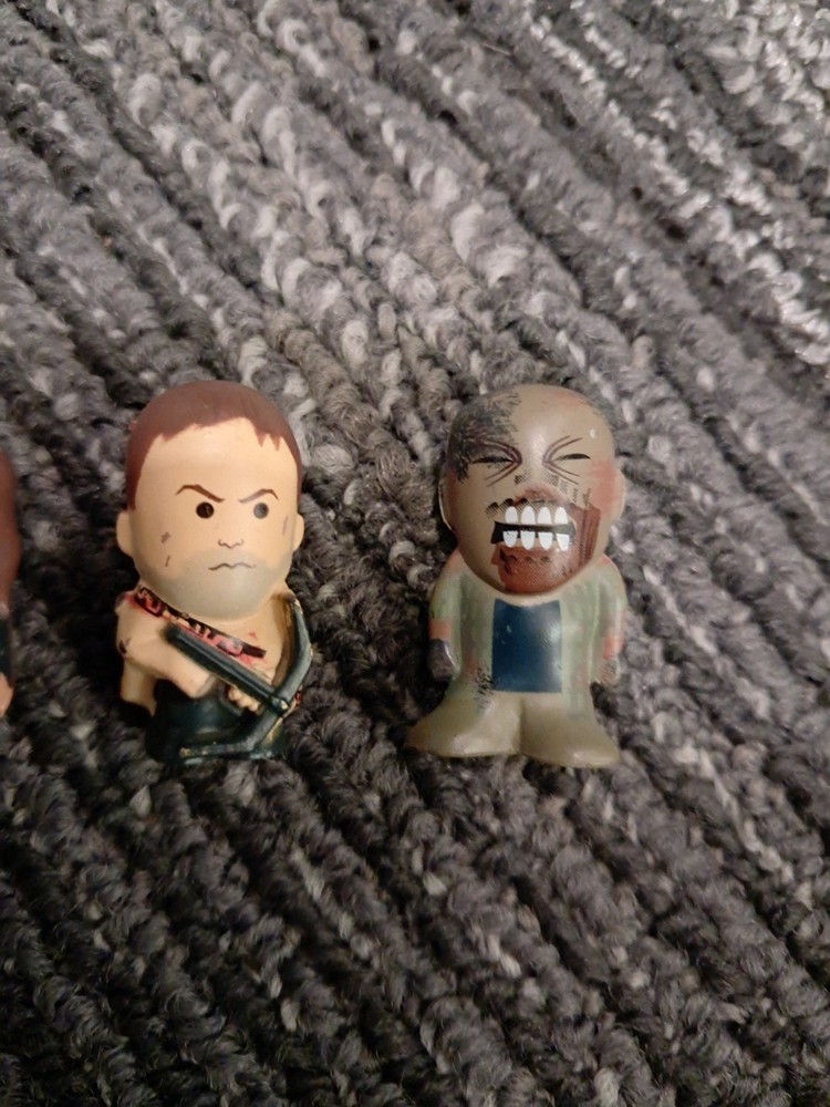 4x Walking Dead Chibis: Michonne, Daryl, 1.25″ Mini Action Figure Bulls I Toy
