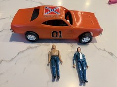 1980 Mego Dukes of Hazzard GENERAL LEE Plastic Toy Model Car And Figures