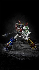 New In Stock Lucky Cat Micro Cosmos MC-01S Elvis Voltron Metallic Version Figure