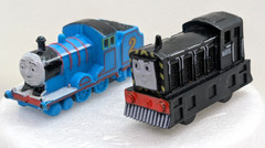 Capsule Plarail Miniature Thomas Tank Engine & Mavis Diesel Shunter 52mm & 40mm