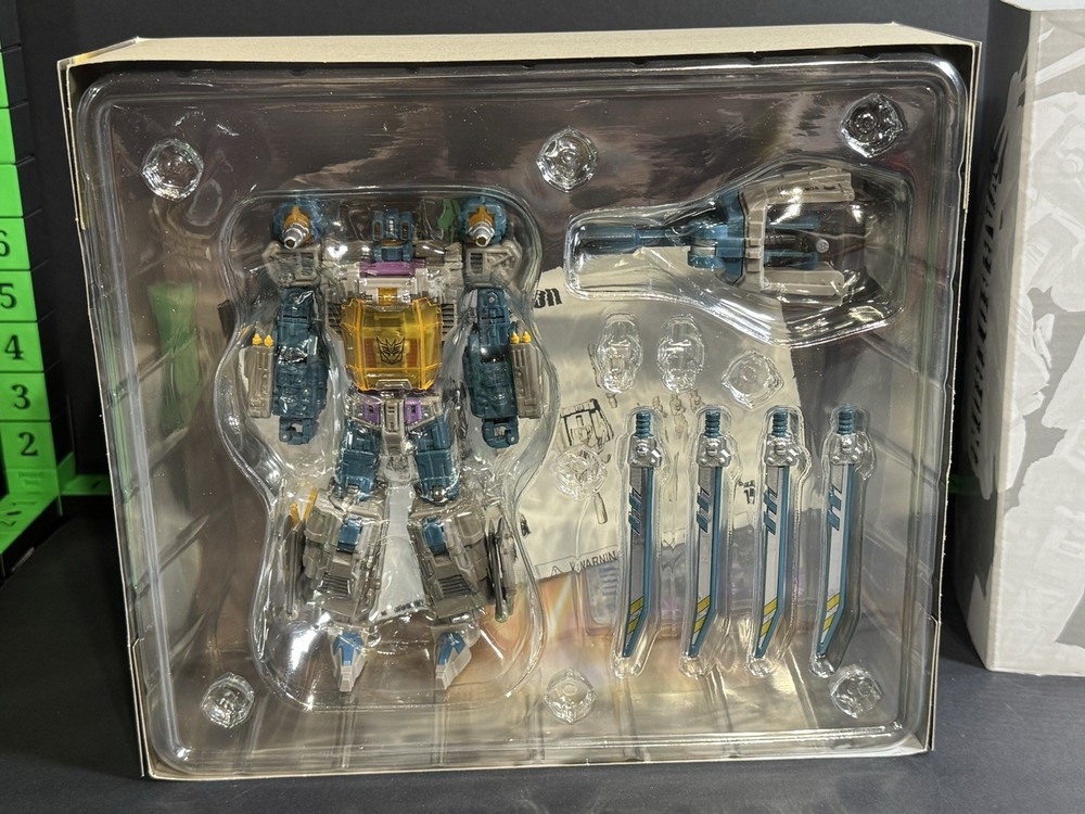 Transformer Warbotron WB01-D WHIRLWIND Masterpiece Vortex Bruticus Combiner