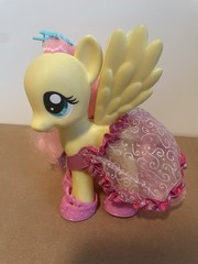 RARE My Little Pony Fashion Style Fluttershy from 2010 w/ Shoes & Cape!