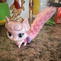 Disney Princess Palace Pet Aurora’s Beauty Figure Toy