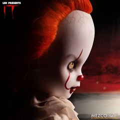 Mezco Living Dead Dolls It Horror Movie Pennywise Clown 2017 10″ Doll NEW
