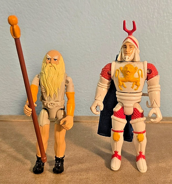 VTG LJN Advanced Dungeons & Dragons AD&D RINGLE RUN w/ Staff & BOWMARC w/ Cape