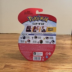 NIB Pokemon Clip ‘N’ Go Teddiursa and Poke Ball Mini Action Figure Toy