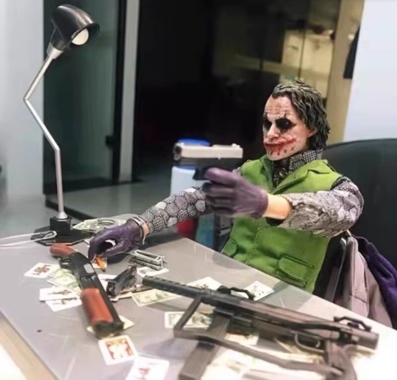 1/6 Heath Ledger Batman:The Dark Knight Joker 30CM Action Figure Model Toy Gift