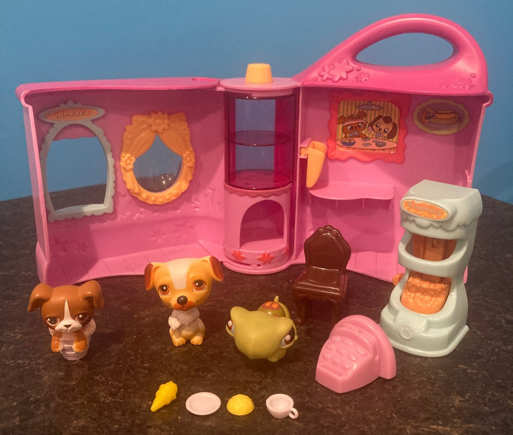 Littlest Pet Shop Doggie Diner playset Jack Russell puppy dog #40 turtle #8 accs