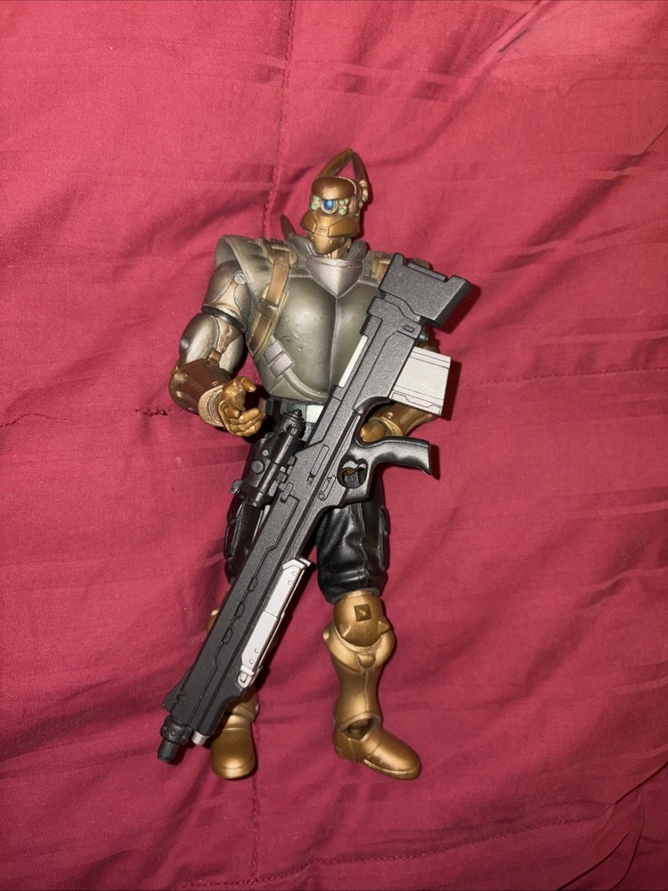 Vintage APPLESEED Collector’s Edition Briareos Hecatonchires Figure Heavy W/Gun