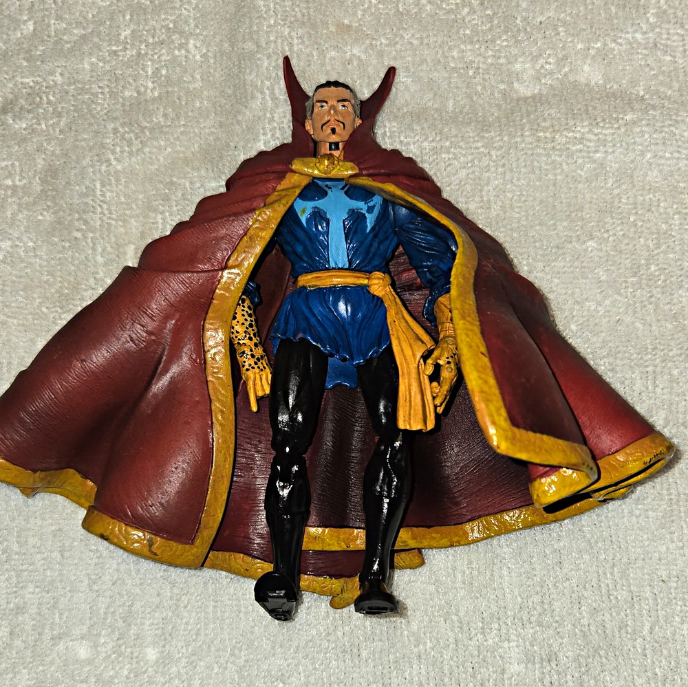 Marvel Doctor Strange Action Figure w/ Cape, Plastic, Red/Blue/Black/Gold