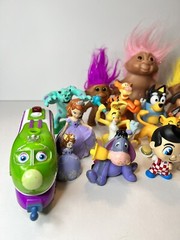 Toy Box Action Figure Vehicle Lot Chuggington Disney Pooh Trolls 24pc Lot # 2