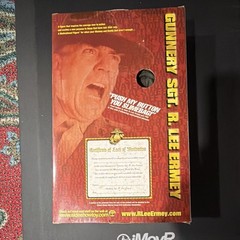 Sideshow Toy Gunnery Sgt. R. Lee Ermey 12″ Talking Action Figure Hat Sword